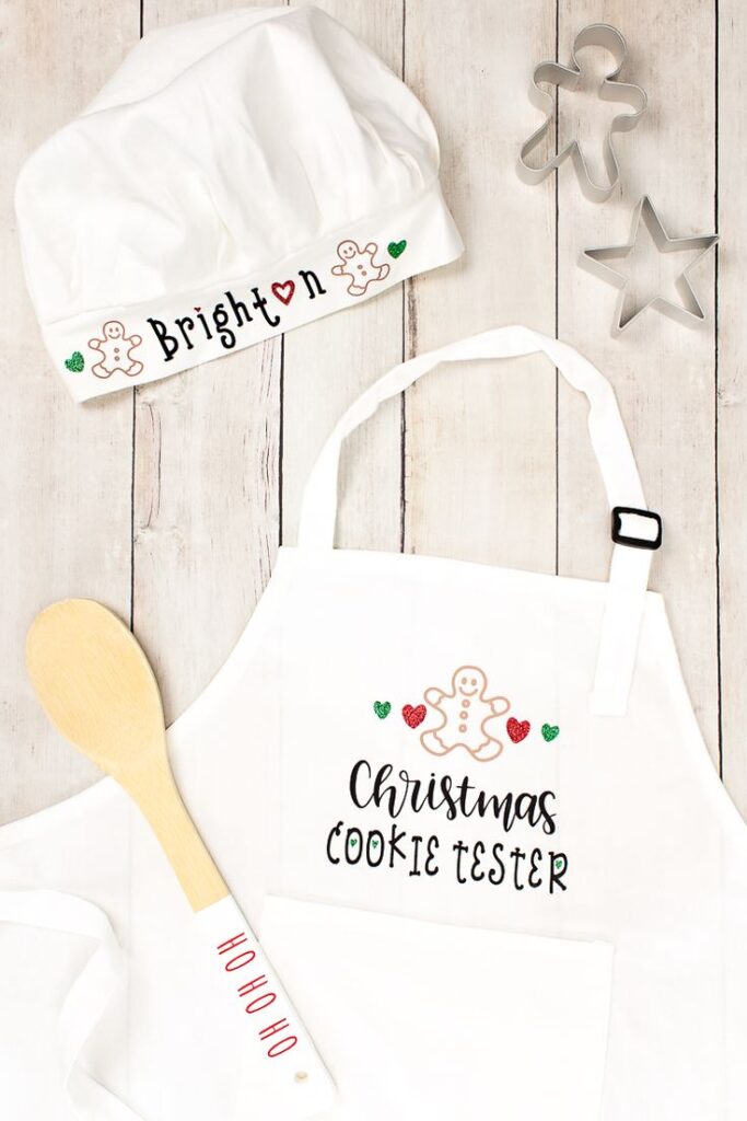 Cricut-Christmas-Aprons-make-a-perfect-gift-for-baking-lovers