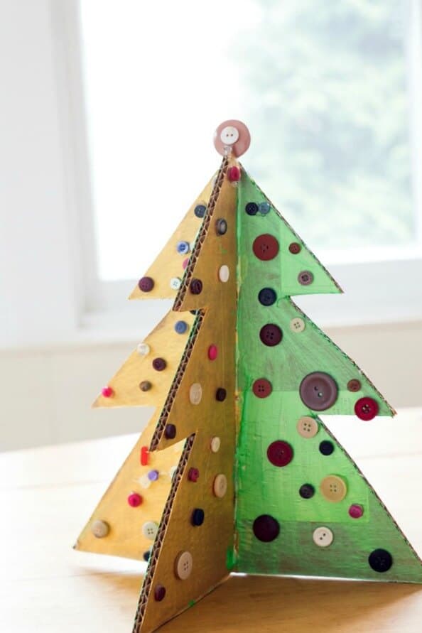 Make-an-elegant-Cricut-Christmas-tree-using-cardboard